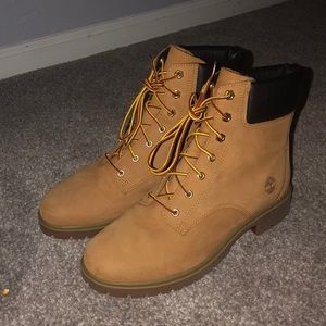 TIMBERLANDS (: size 9.5 womens